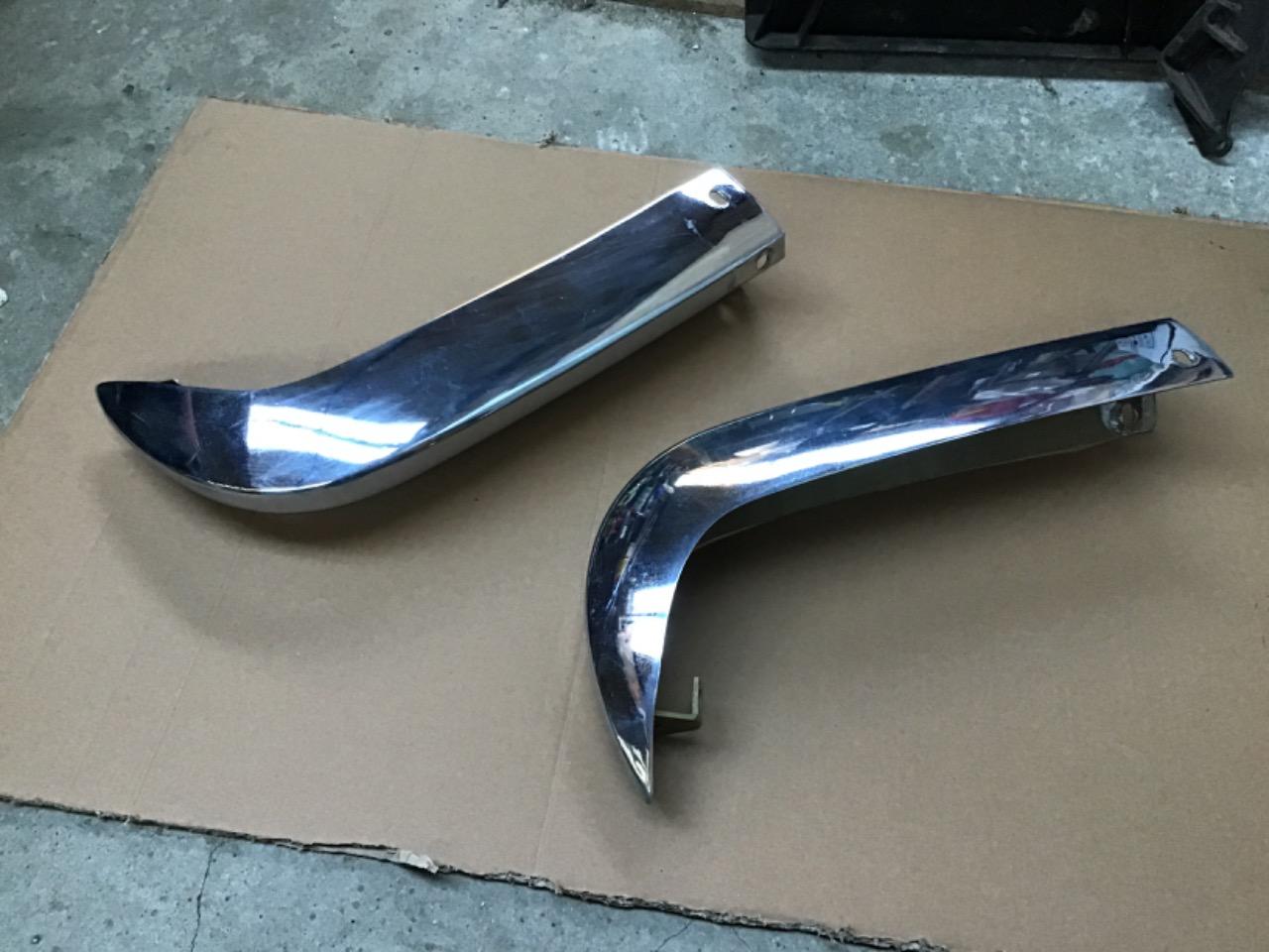 CROSSES DE PARE CHOC AVANT SIMCA 1300/1500 LesAnciennes.com