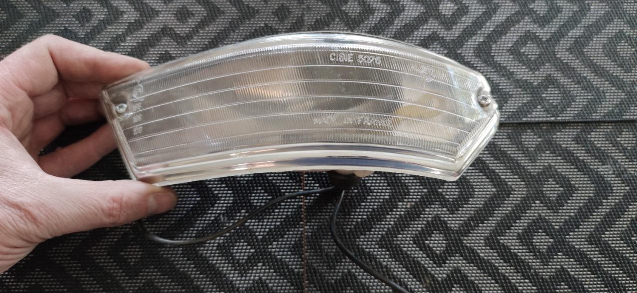 Clignotant gauche DAF 44 55 LesAnciennes.com