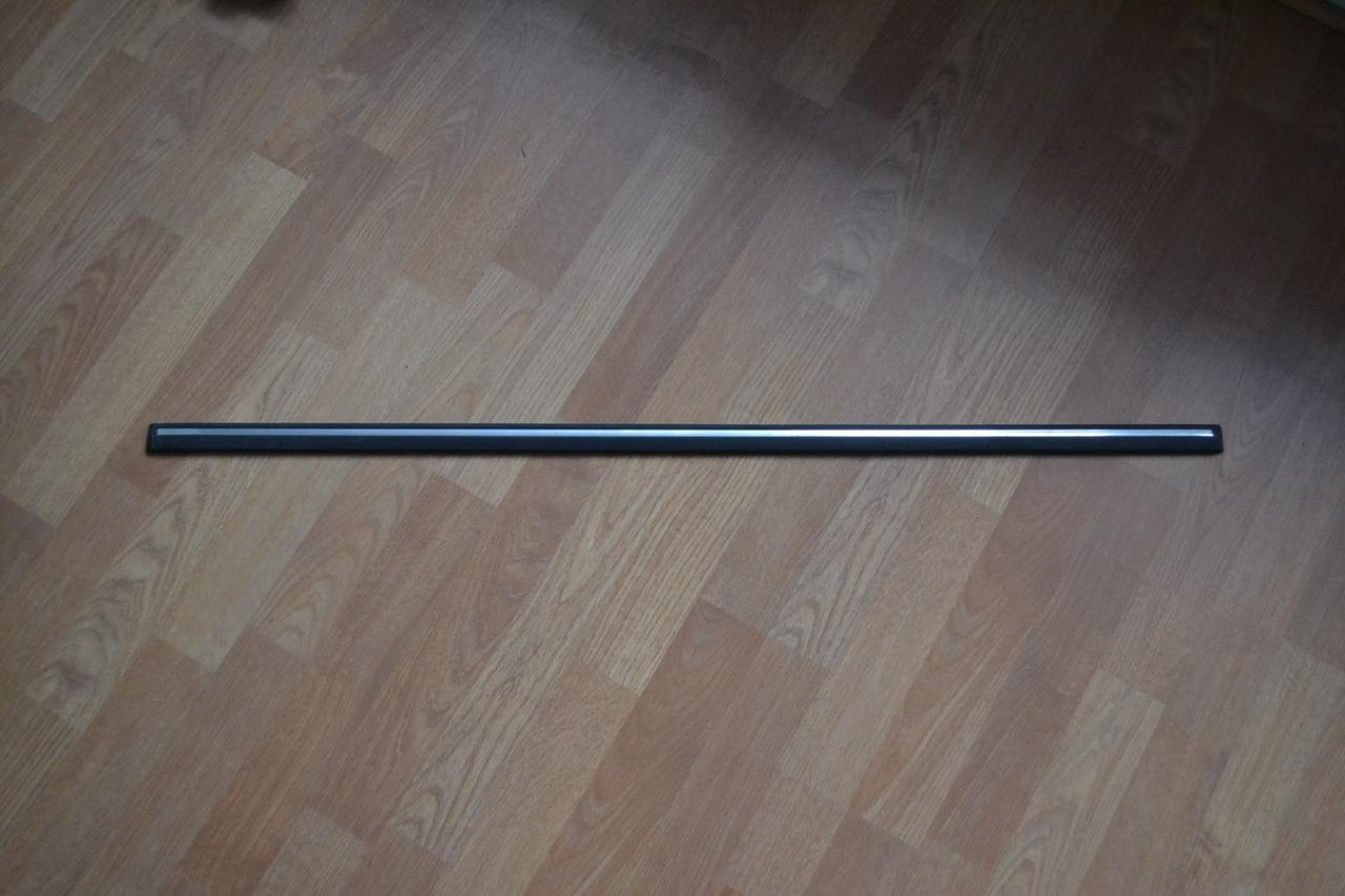 Baguette porte AR G PEUGEOT 504 break ap 1980 LesAnciennes.com