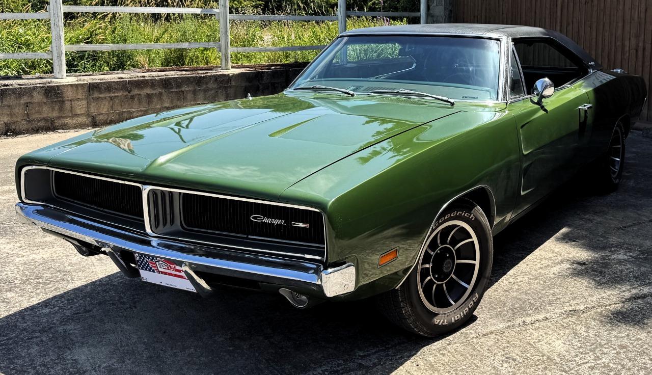 DODGE Charger B-BODY - 1969 LesAnciennes.com