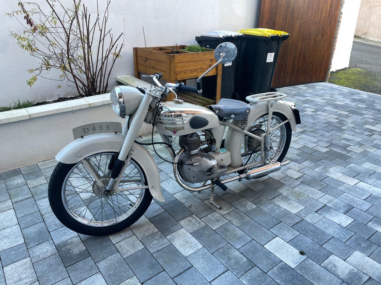 MOTOBECANE D45 S - 1957 LesAnciennes.com