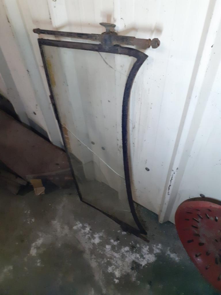 Pare brise PARE BRISE Parebrise LesAnciennes.com