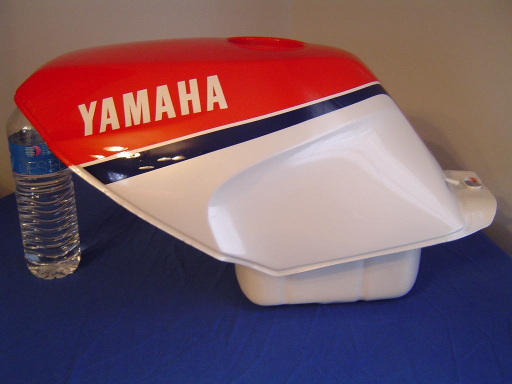 Yamaha FZ 750 Génésis Réservoir d\'origine NEUF LesAnciennes.com