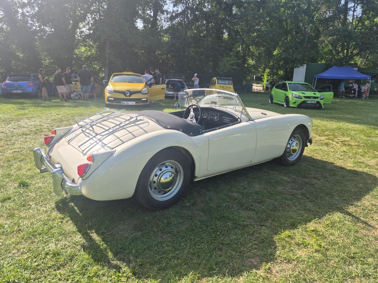 MG MGA 1500 - 1957 LesAnciennes.com