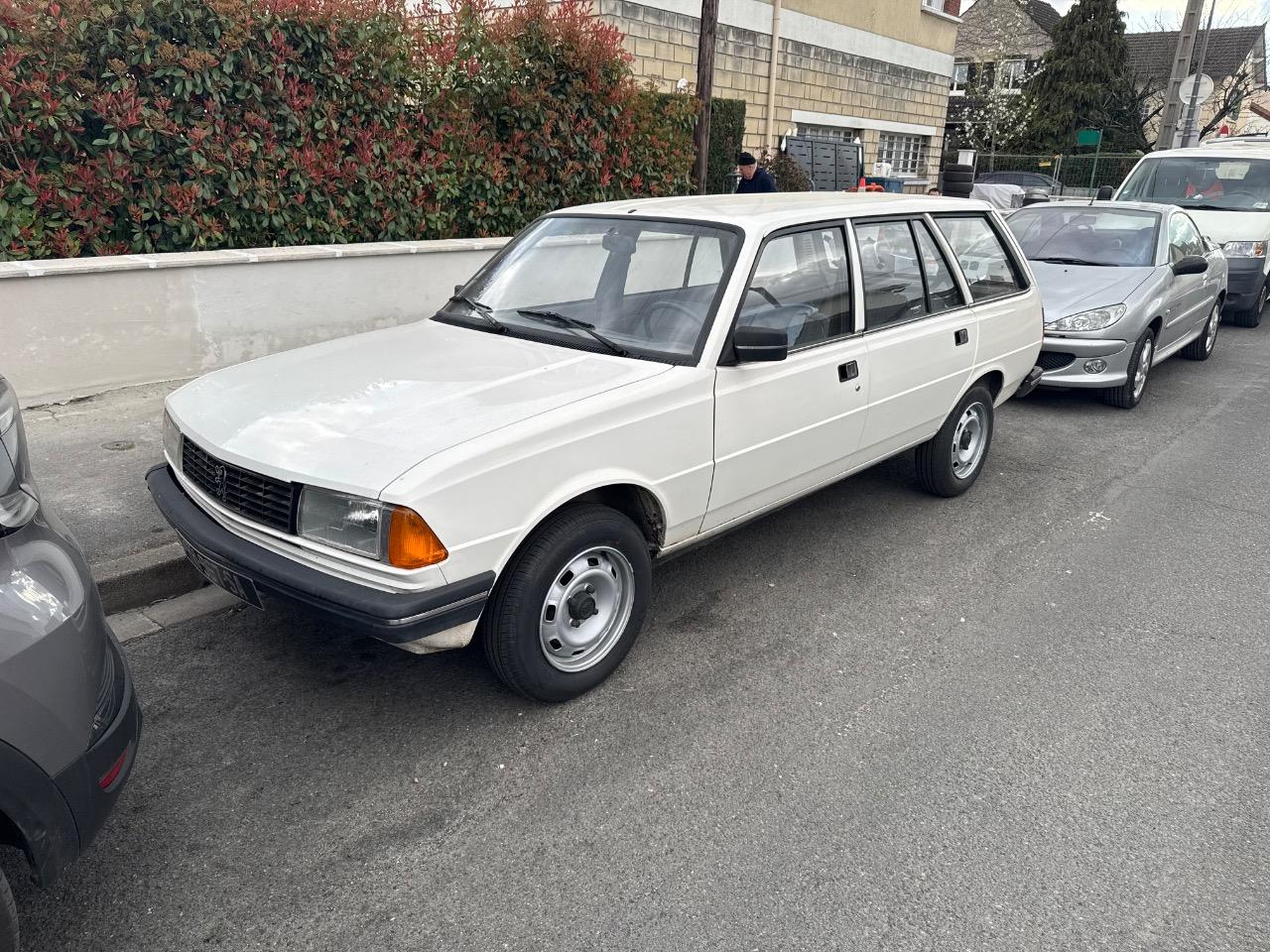 PEUGEOT 305 GL - 1983 LesAnciennes.com