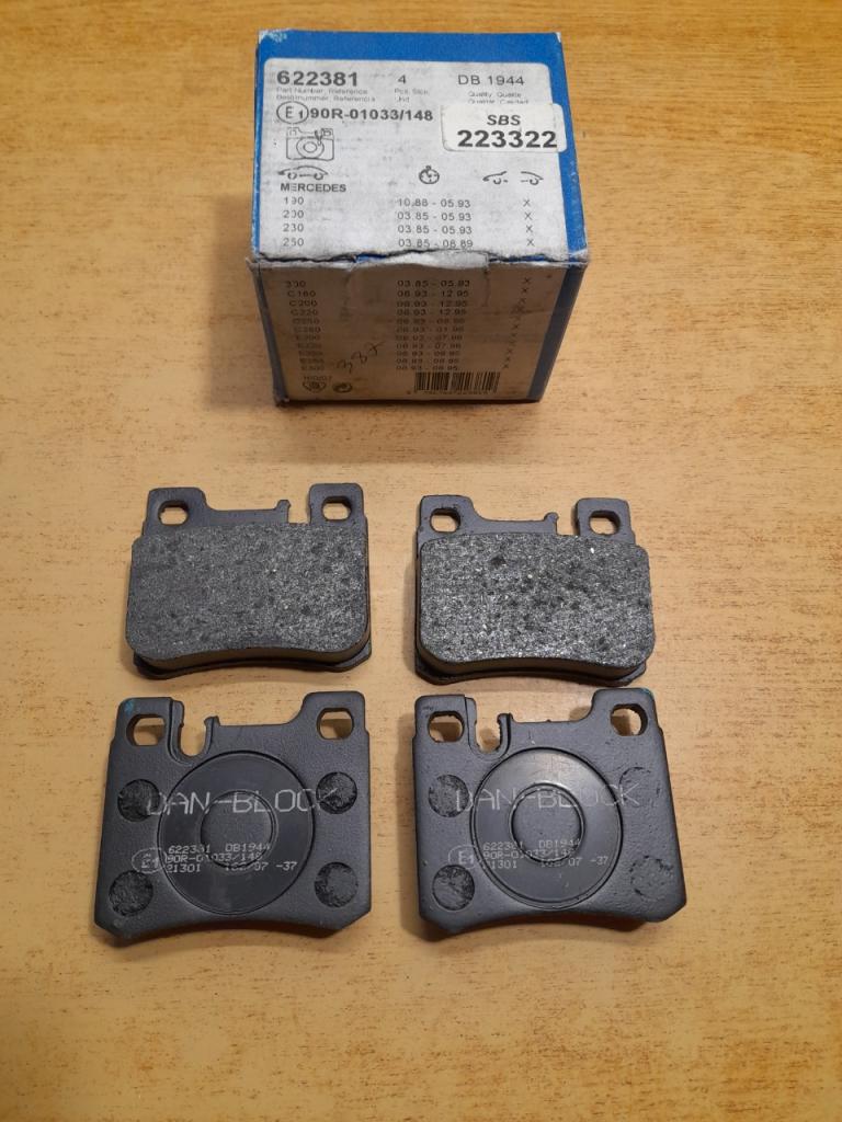 Plaquettes de Frein Arrière Mercedes 190 W201 W202 LesAnciennes.com