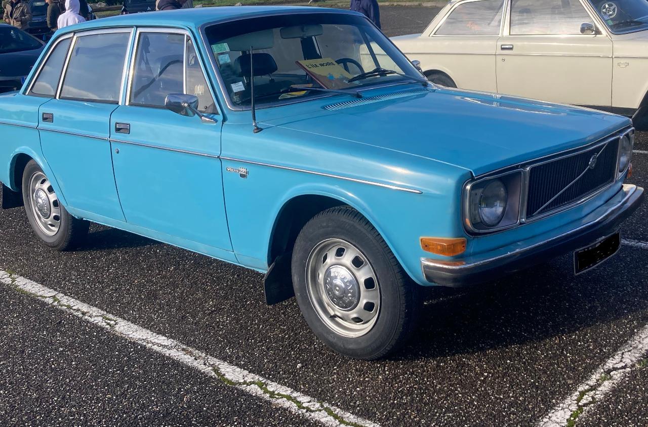 VOLVO 144 De Luxe - 1972 LesAnciennes.com