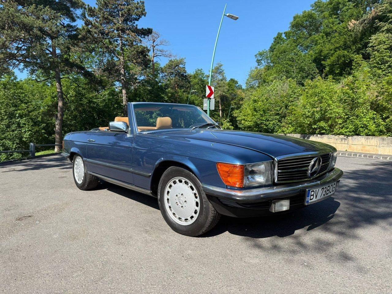 1984 Mercedes-Benz R107 500SL LesAnciennes.com