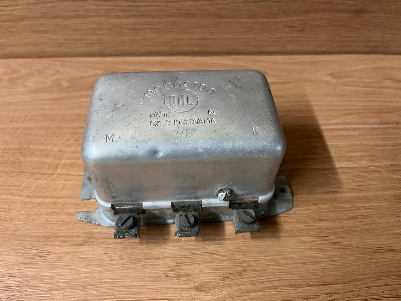 Régulateur PAL pour SKODA 1000 MB. LesAnciennes.com