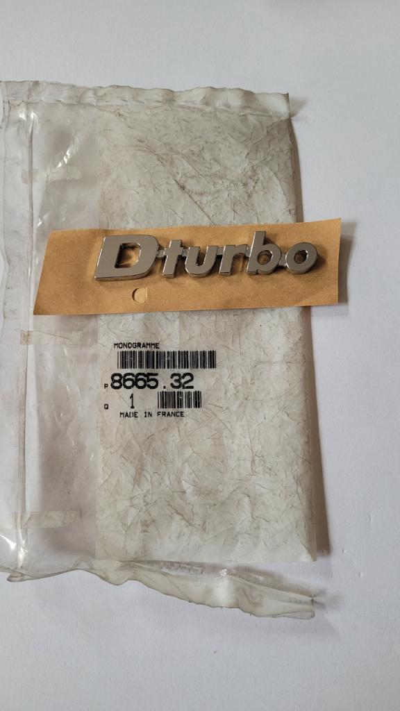 Logo emblème PEUGEOT 306 Dturbo arrière original LesAnciennes.com