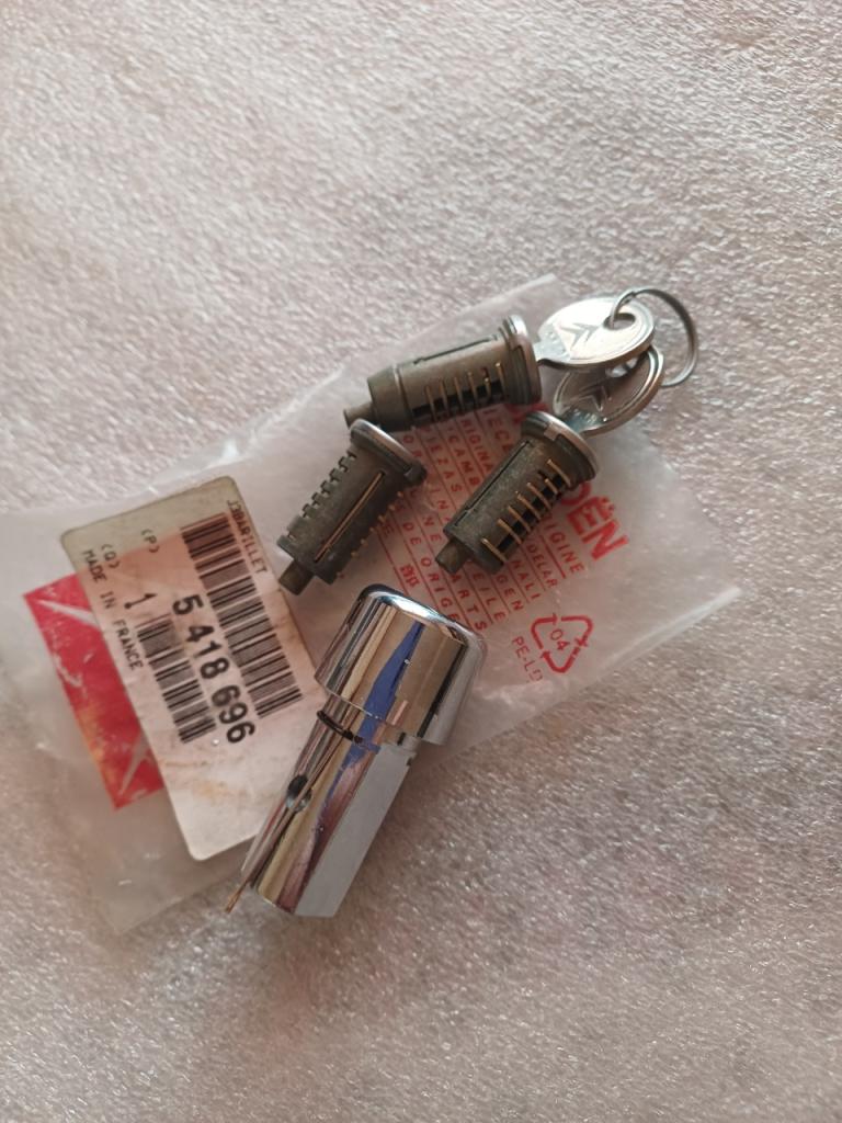 Barillets NEUFS ami 8 LesAnciennes.com