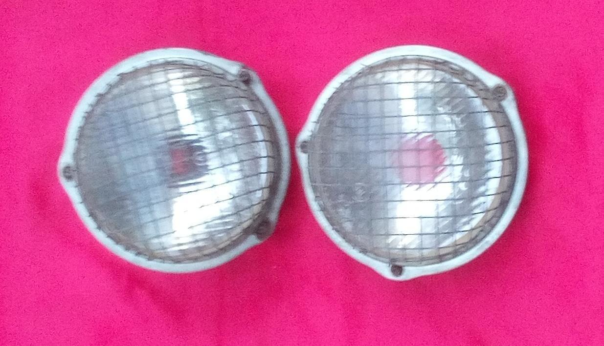 Phares FIAT 600 LesAnciennes.com