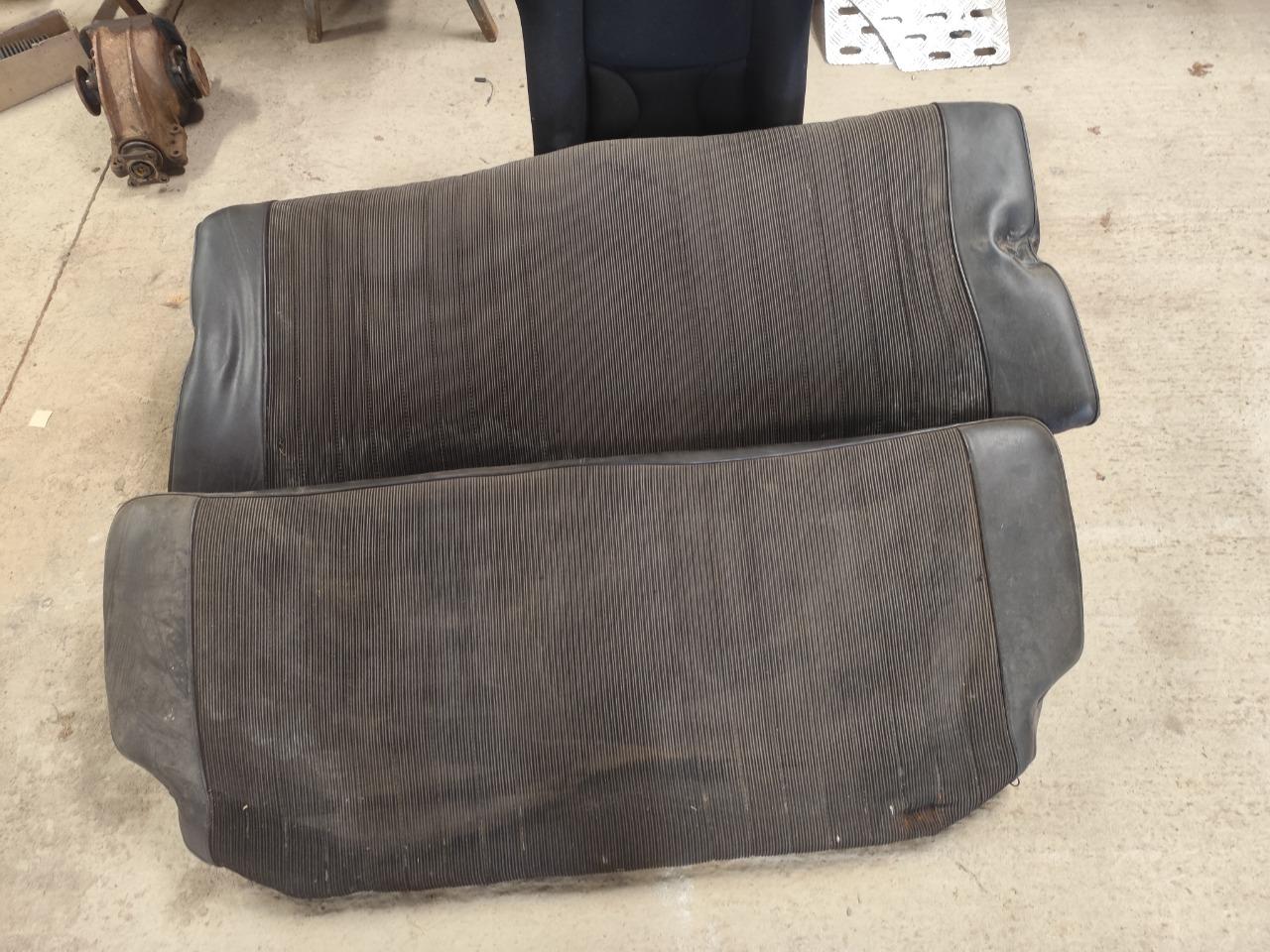 Banquette arrière BMW 2002 E10 LesAnciennes.com