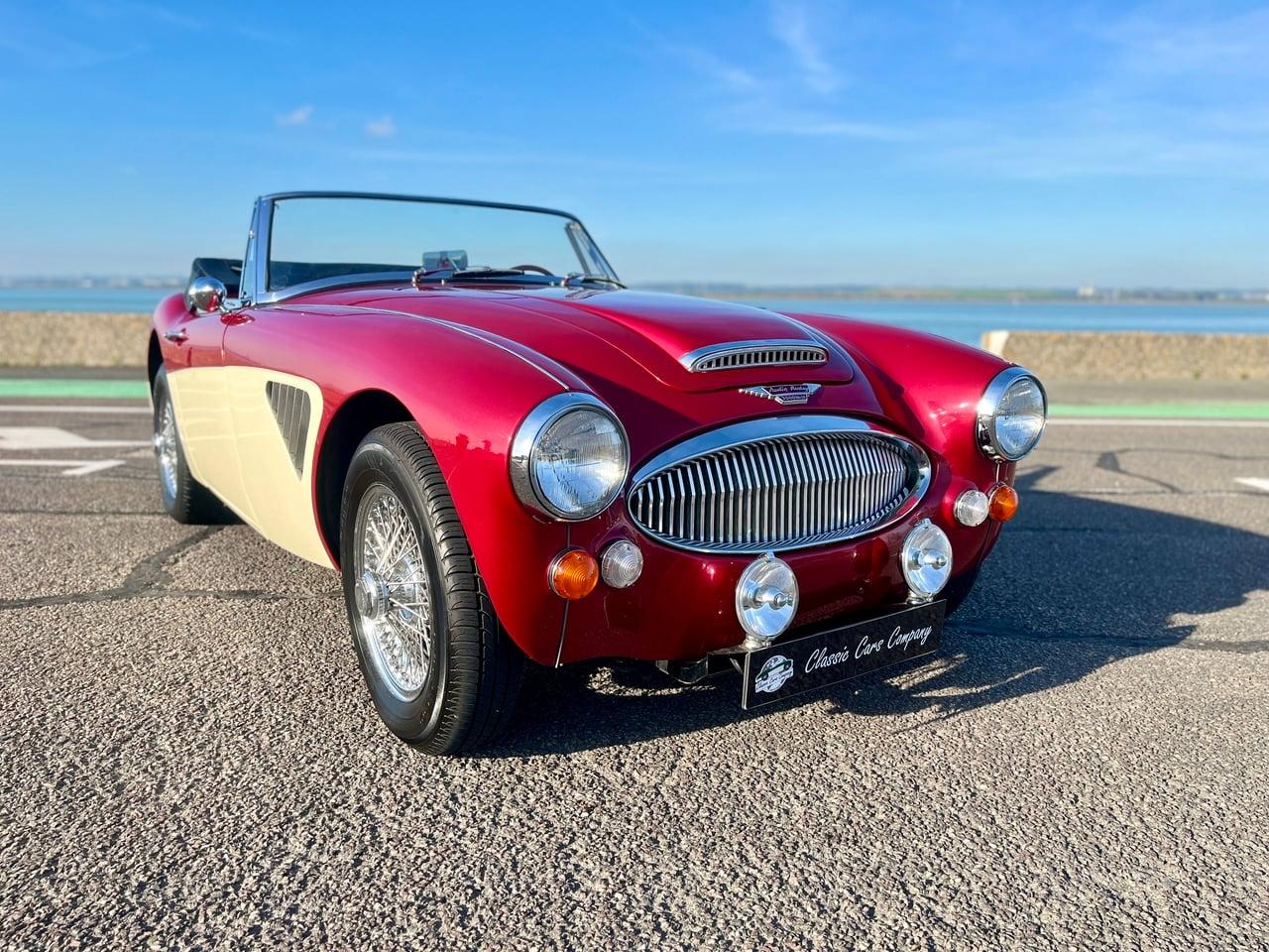 1967 Austin-Healey 3000 MkIII BJ8 LesAnciennes.com