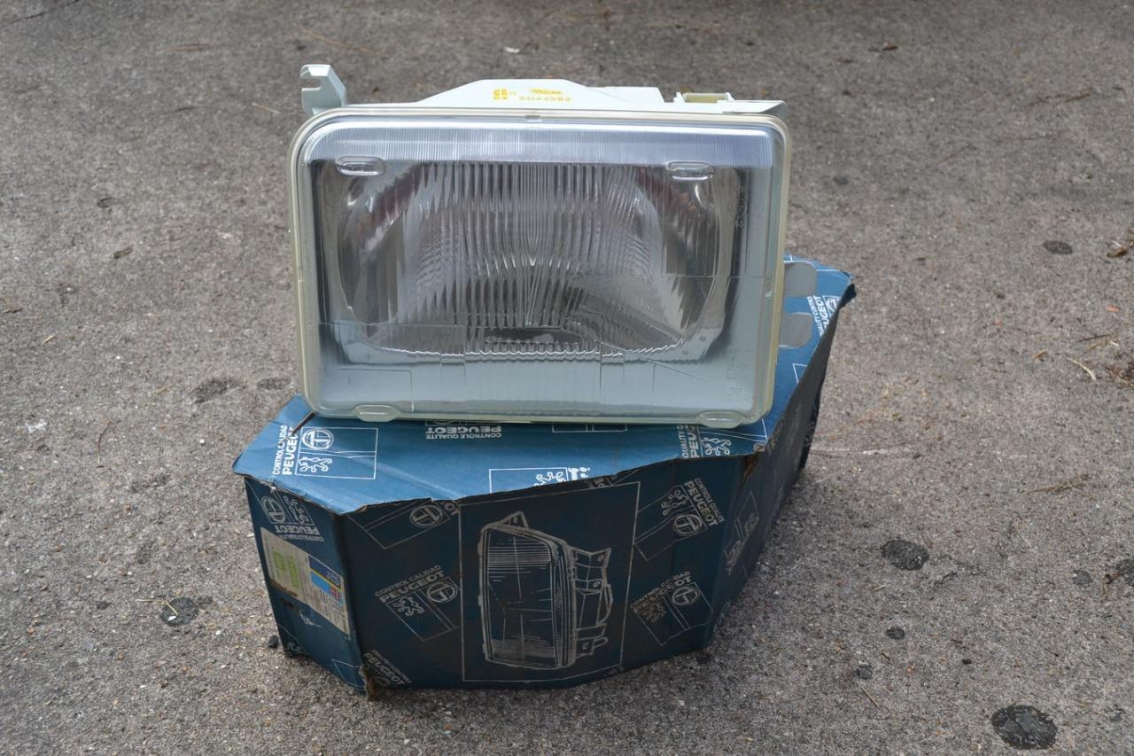 Phare DT, SEV Marchal, TALBOT 1510 Solara LesAnciennes.com