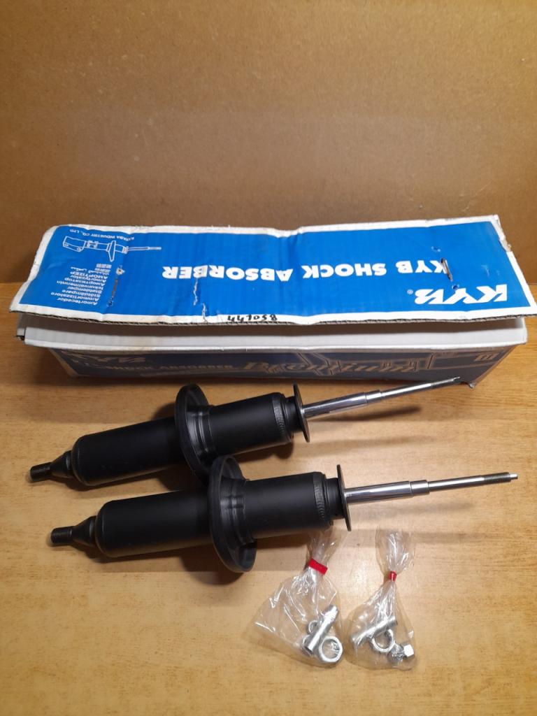 Paire d'amortisseur avant Renault 25 KYB 441058 LesAnciennes.com