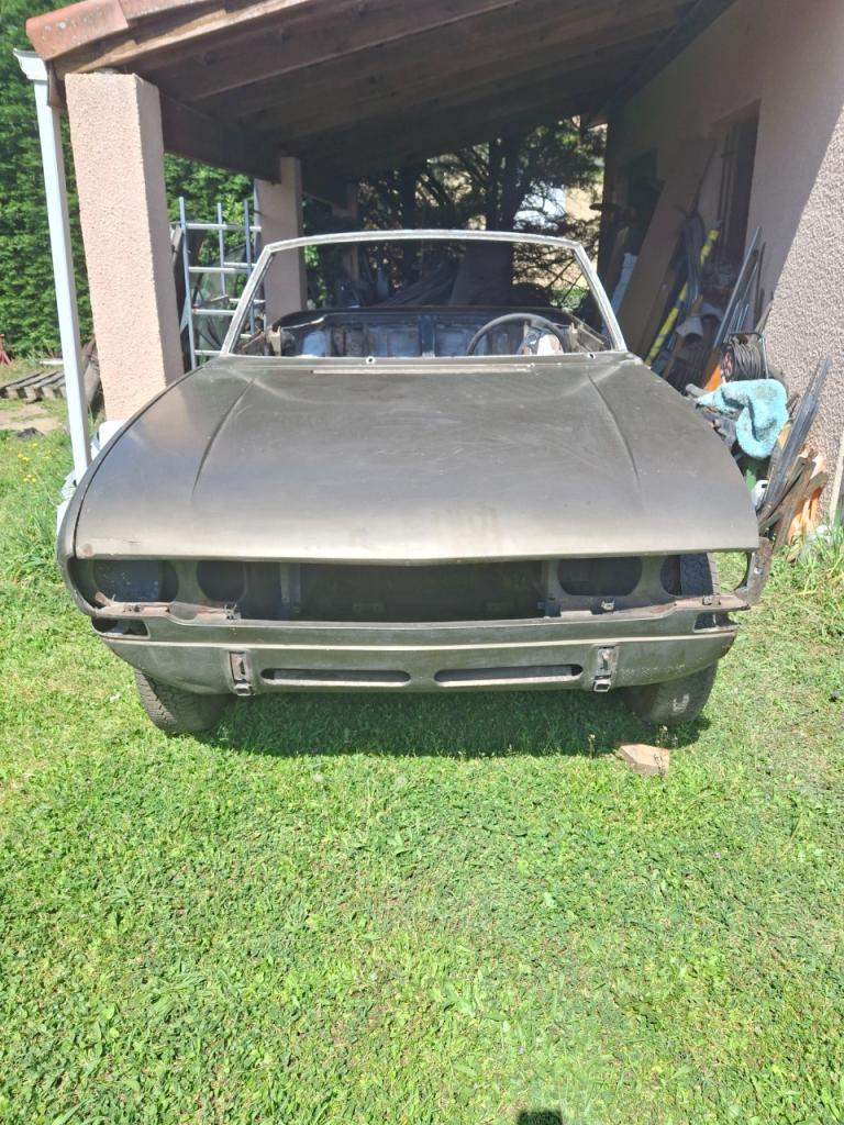 PEUGEOT 504 cabriolet - 1969 LesAnciennes.com