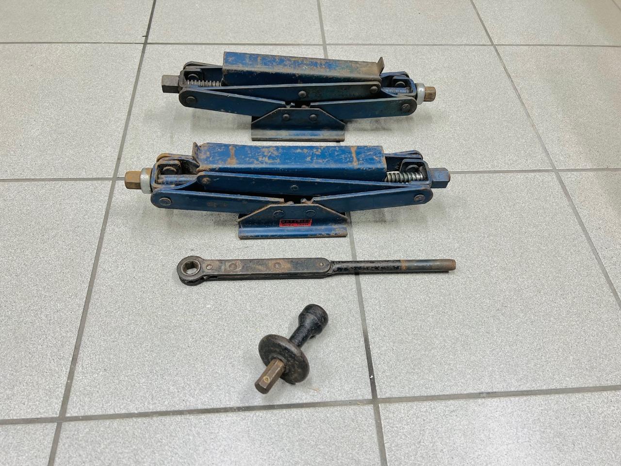 2 Battaini Crick FERRARI 275 330 GTC 365 GTB/4 DAY LesAnciennes.com