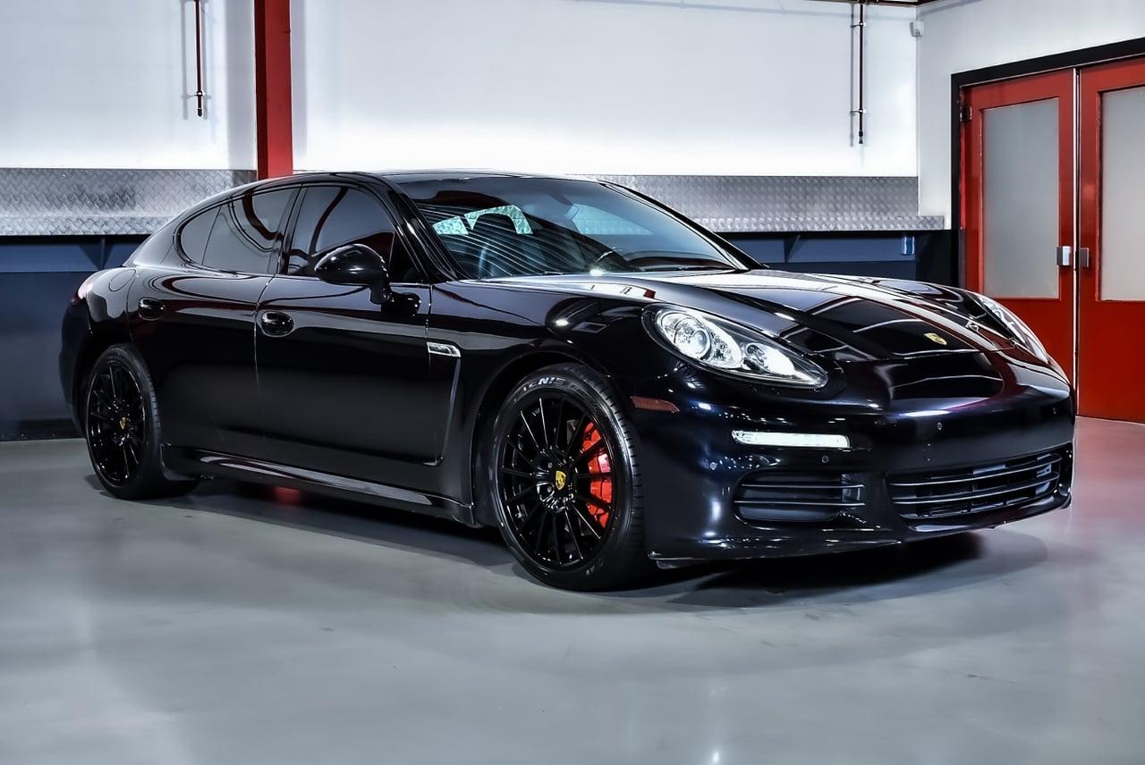 2016 Porsche Panamera 'Edition' LesAnciennes.com