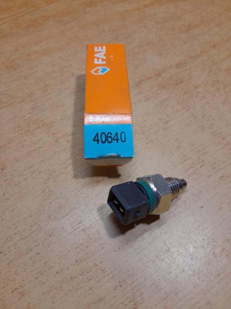 Contacteur feux de recul Bmw E36 E34 E46 Z3 LesAnciennes.com