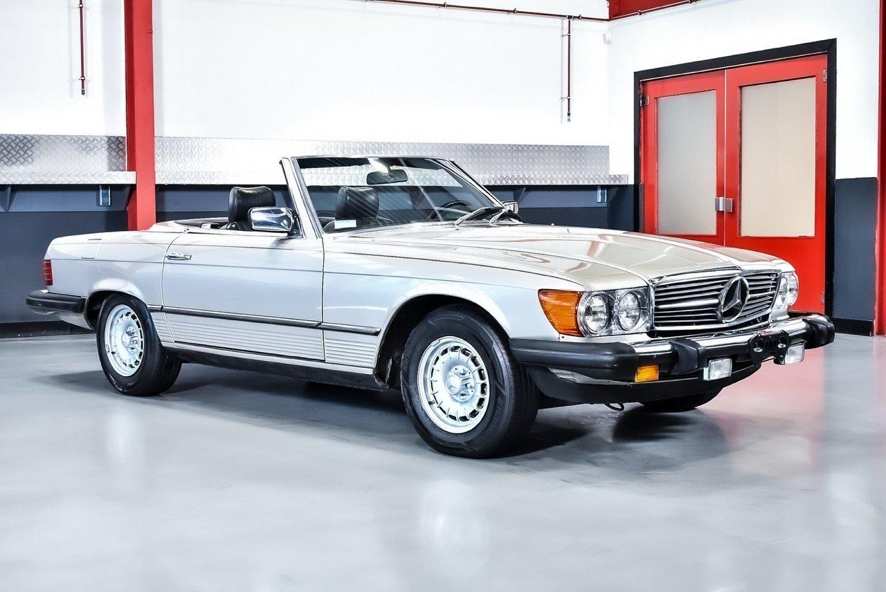 1985 Mercedes-Benz R107 380SL Convertible 3,8L V8  LesAnciennes.com