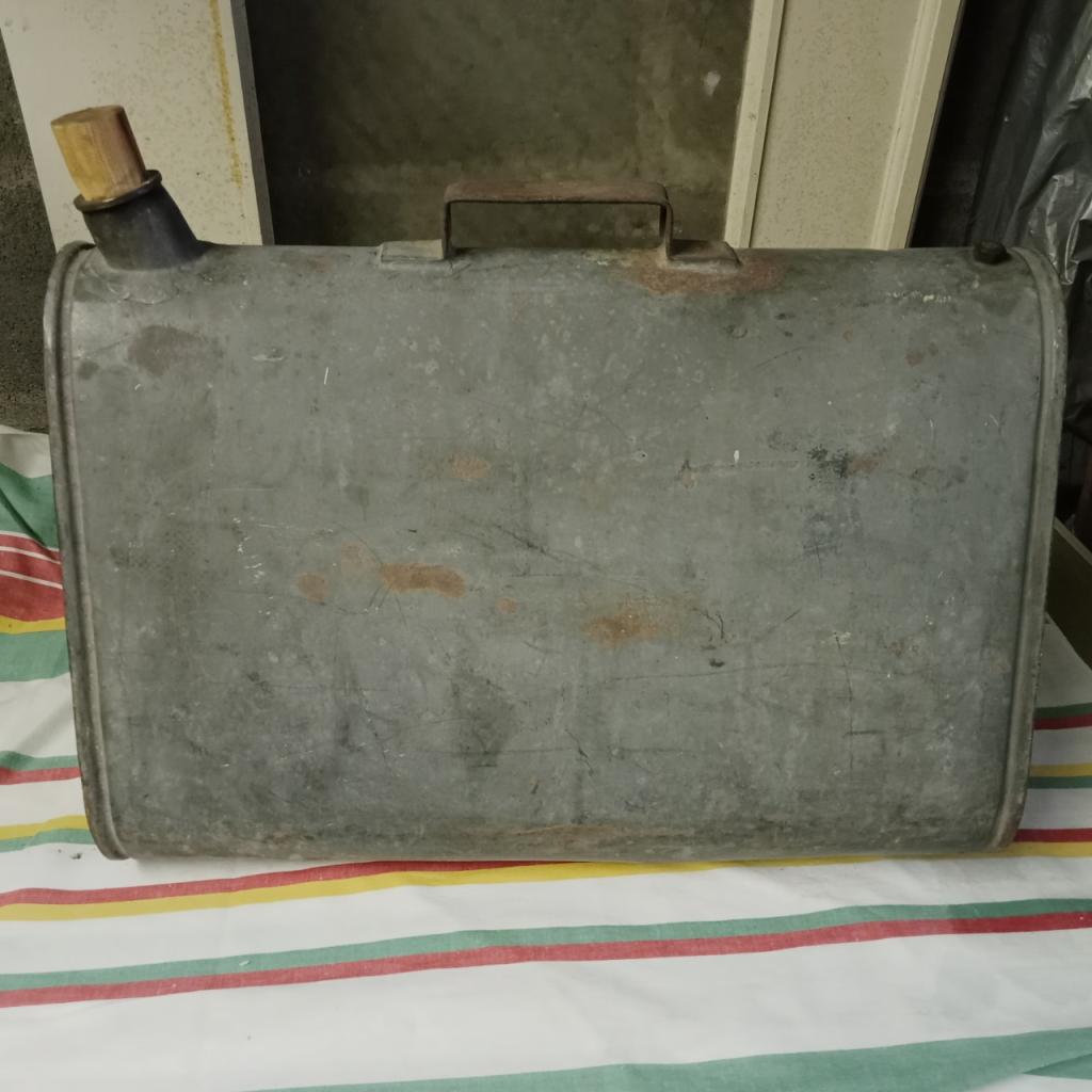 Réservoir ANCÈTRE Réservoir LesAnciennes.com