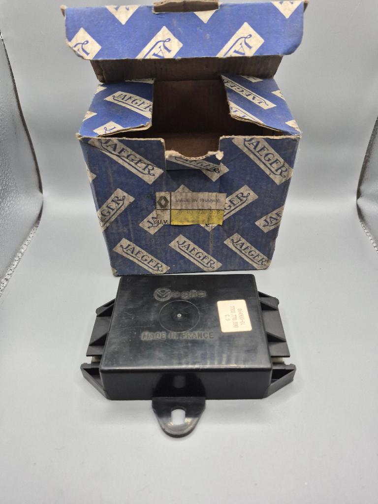 Boitier de défaillance Renault 25 LesAnciennes.com