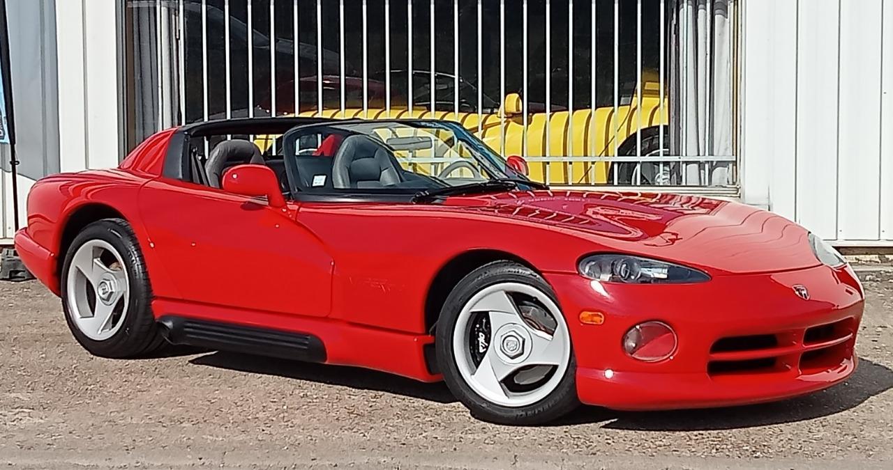 DODGE Viper RT/10 - 1994 LesAnciennes.com