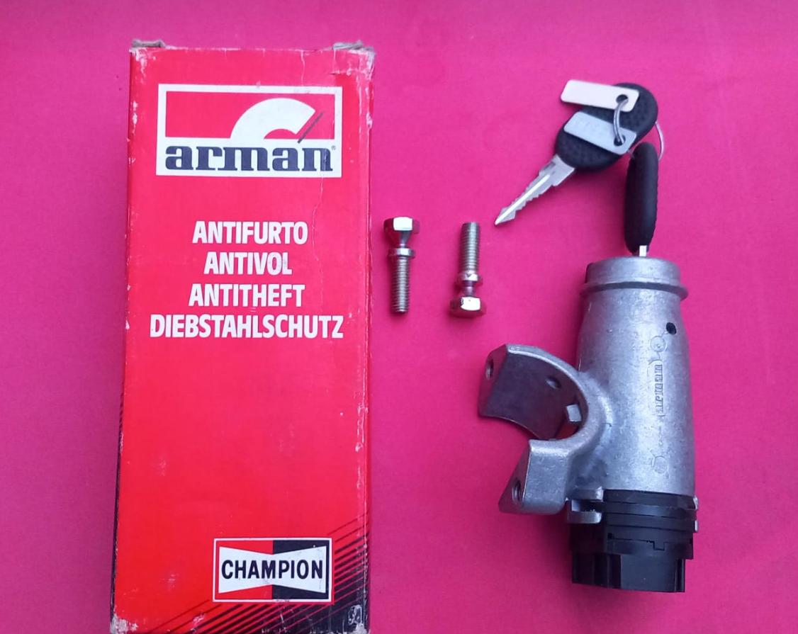 Serrure de contact fiat uno LesAnciennes.com
