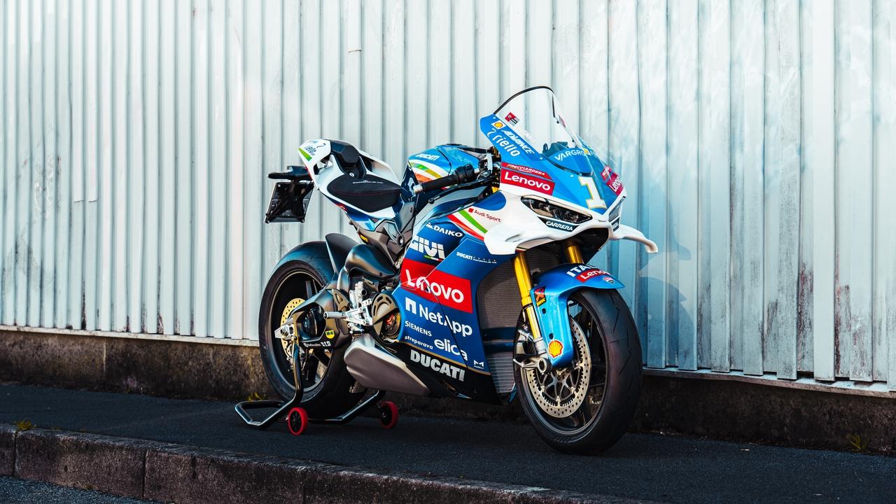 2025 Ducati Panigale V4 Tricolore Italia LesAnciennes.com