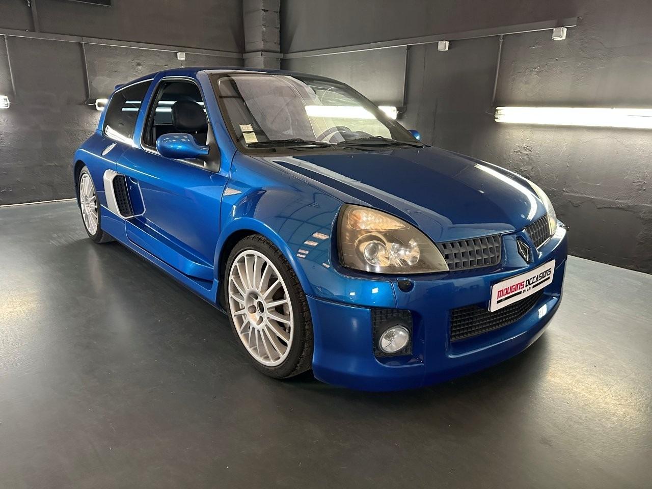 RENAULT Clio II (2) V6 RS - 2004 LesAnciennes.com
