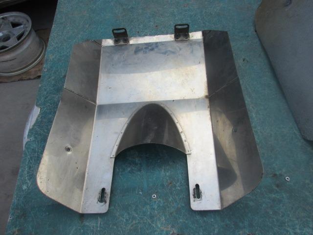 Bouclier inférieur de West gate Ferrari F40 LesAnciennes.com