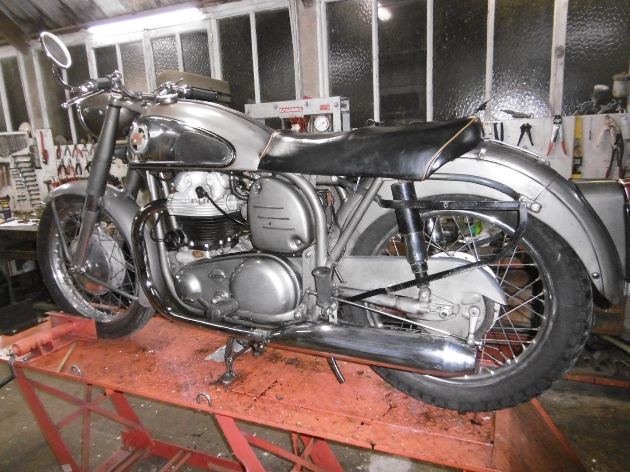 NORTON Dominator 99 - 1957 LesAnciennes.com