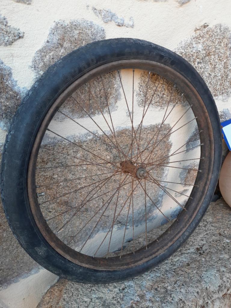 Roue TERROT Motorette terrot Motorette terrot LesAnciennes.com