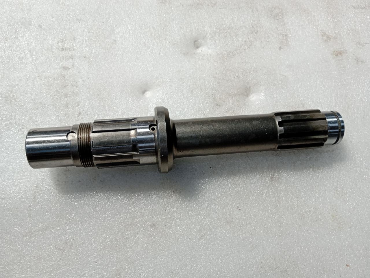 Arbre d'embrayage pour Ferrari 348 LesAnciennes.com
