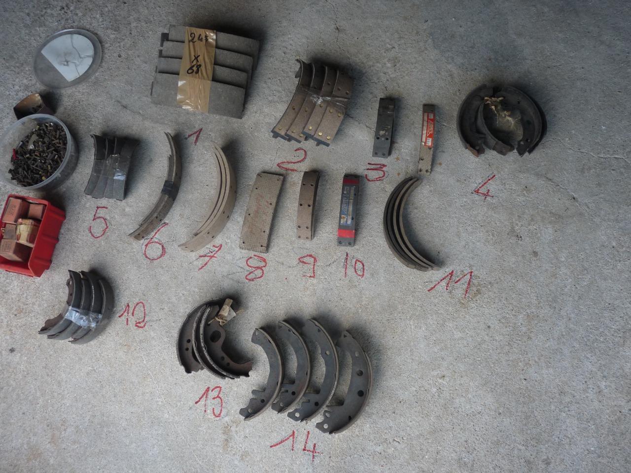 Lot de garnitures de frein et rivets LesAnciennes.com