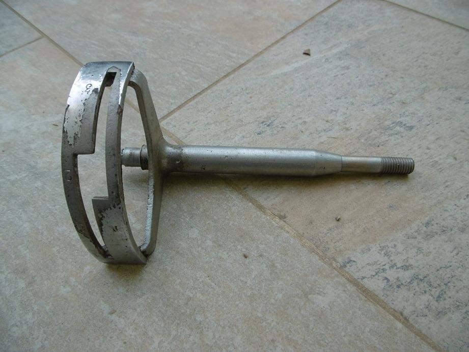 Support levier de vitesses PEUGEOT P107 LesAnciennes.com
