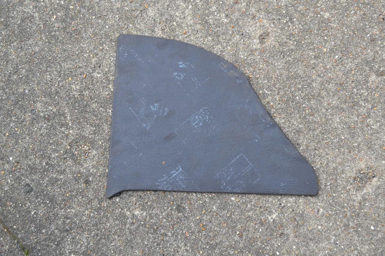 Habillage DT auvent PEUGEOT 504 berline, neuf LesAnciennes.com