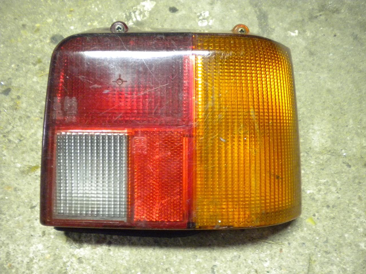 Feu AR PEUGEOT 205 LesAnciennes.com