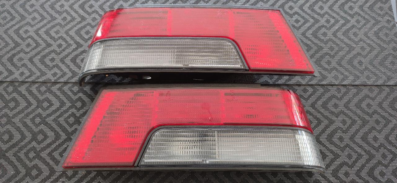 Feux arrière PEUGEOT 405 série 1 berline . LesAnciennes.com