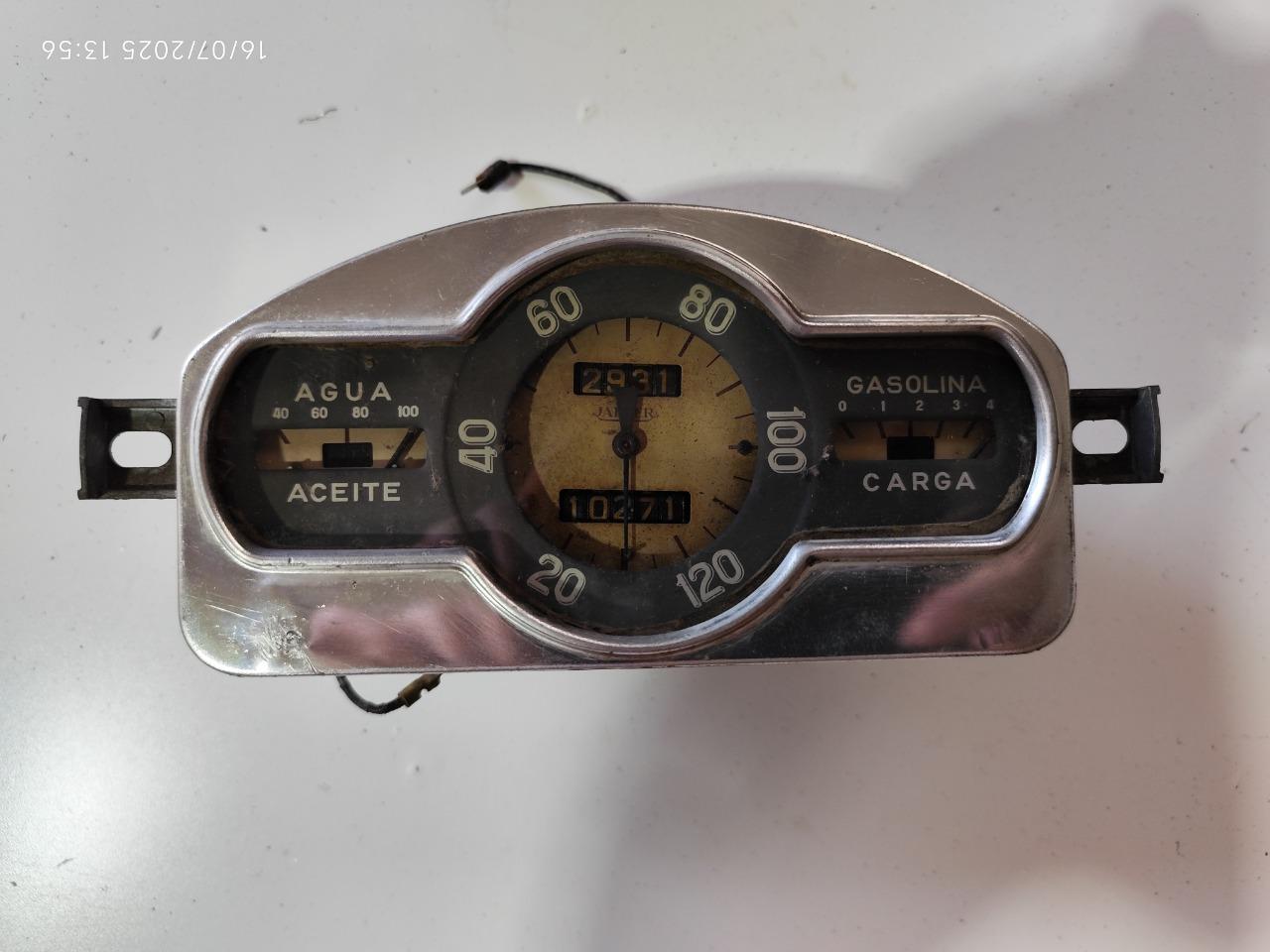 Lot de pièces RENAULT 4CV LesAnciennes.com