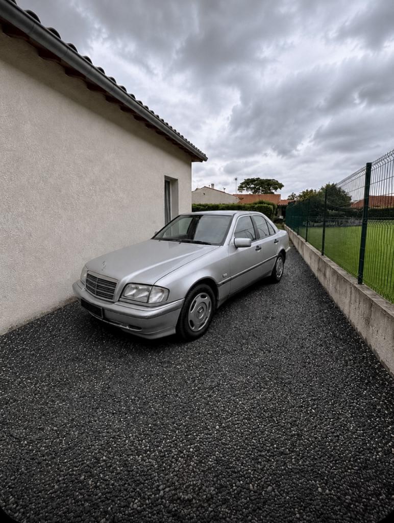 MERCEDES 220 C 220 CDI - 1999 LesAnciennes.com