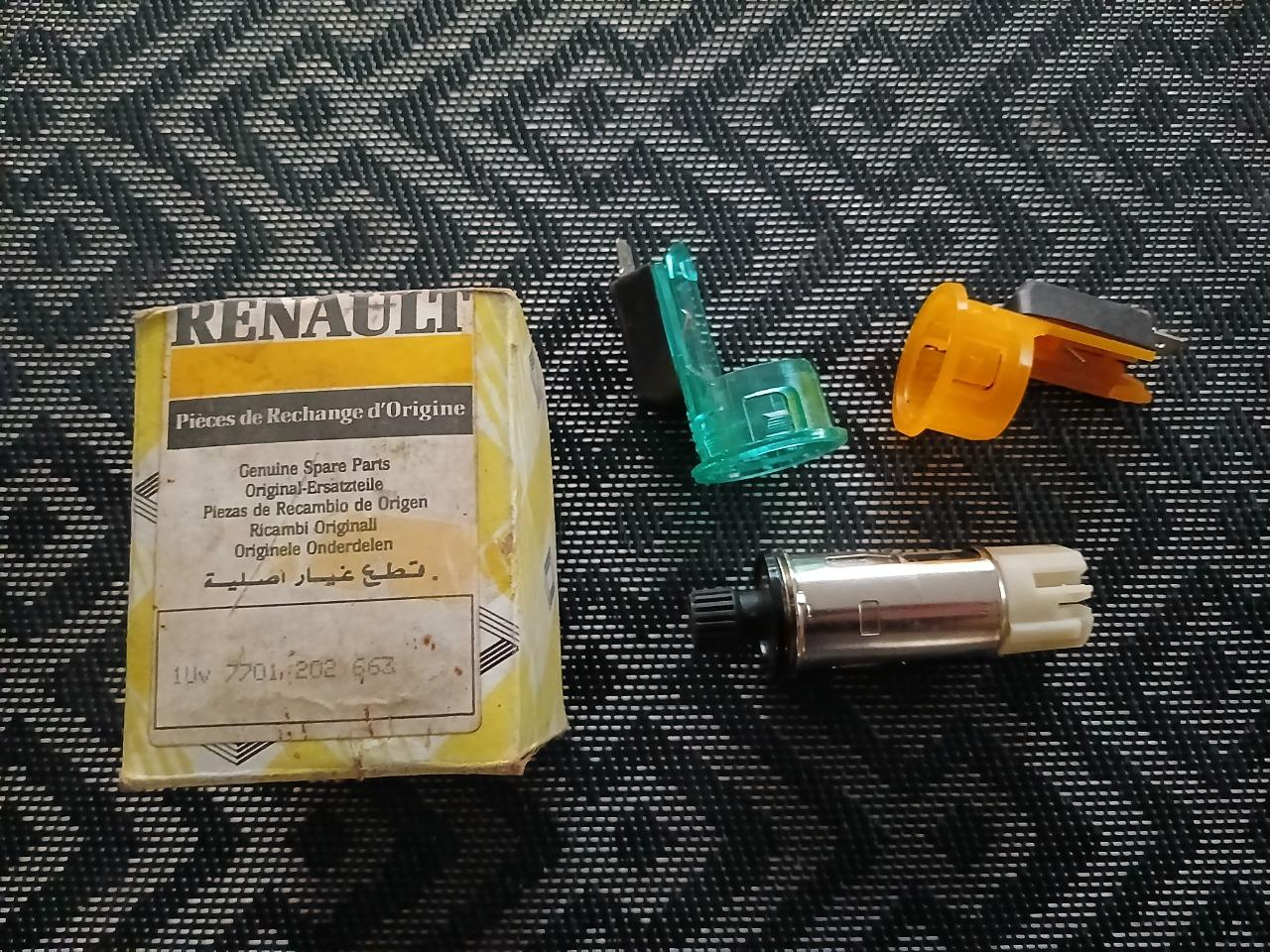 Allume cigare RENAULT 4 5 6 9 11 12 15 17 18 20 30 LesAnciennes.com