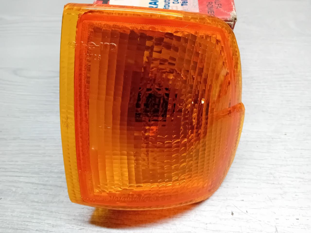 60749685 FEU CLIGNOTANT AVANT GAUCHE ALFASUD LesAnciennes.com