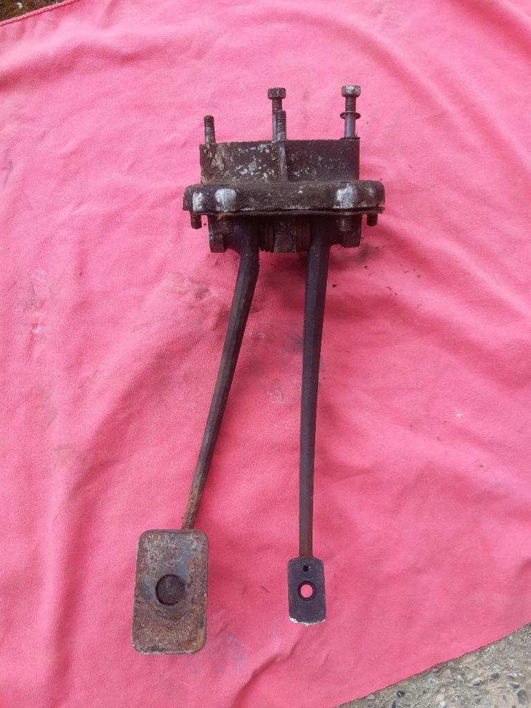 Pédalier LHD JAGUAR MK2 LesAnciennes.com