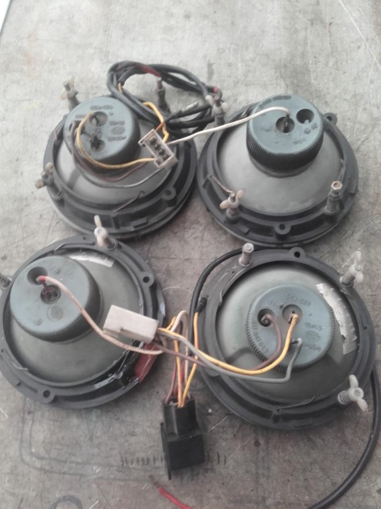 Phares BMW 1600 LesAnciennes.com