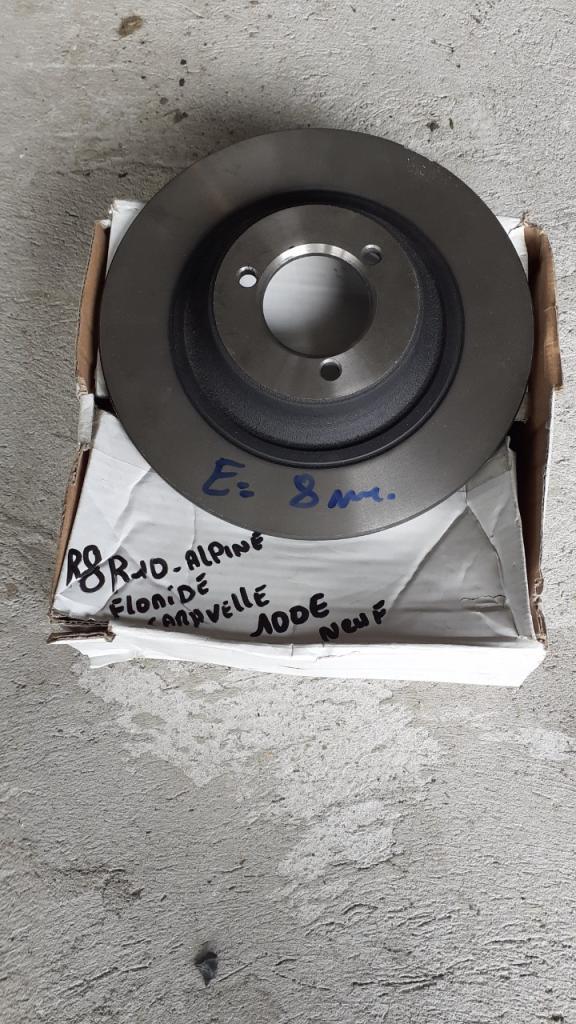 Disques de frein RENAULT 8 (R8) LesAnciennes.com