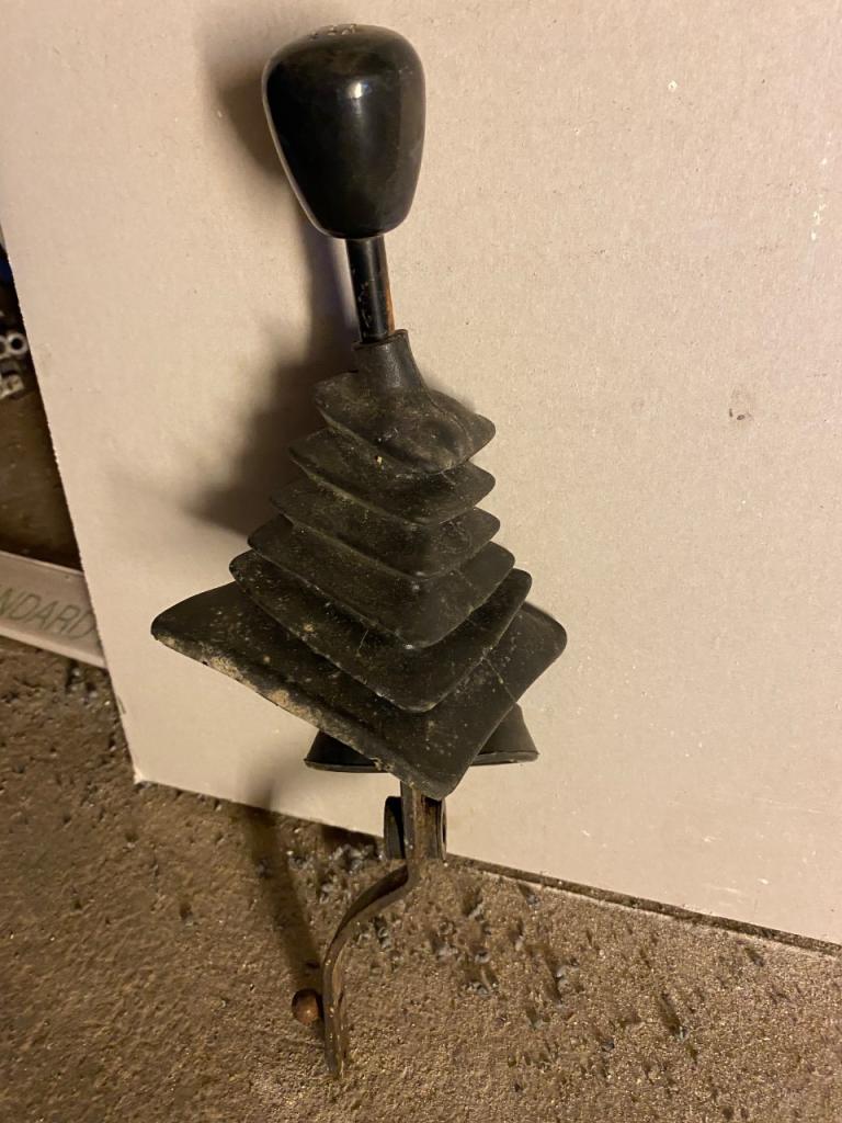 Levier de vitesse PEUGEOT 504 Berline Diesel LesAnciennes.com