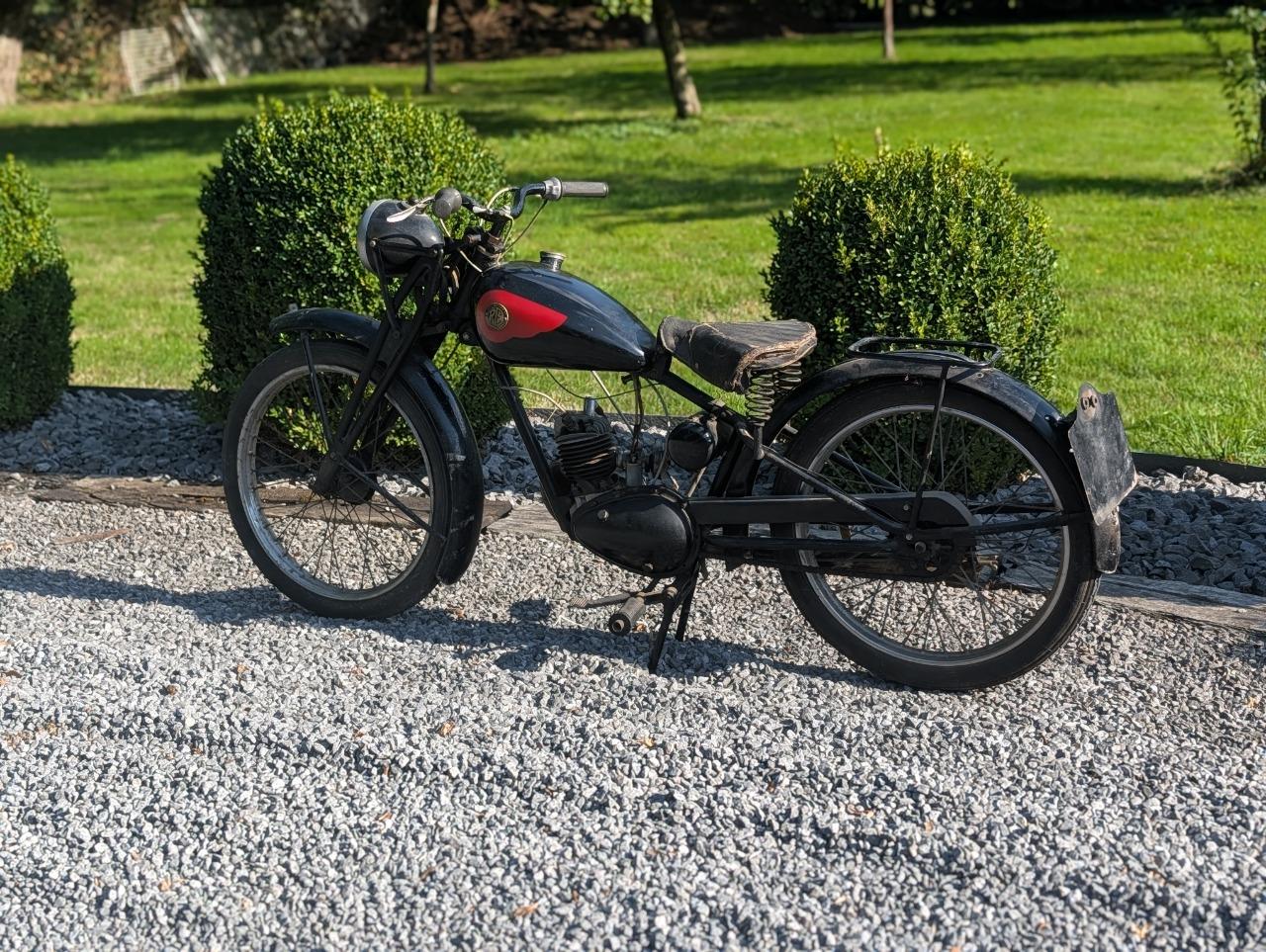 ROYAL ENFIELD RE 125 Flying Fléa - 1946 LesAnciennes.com