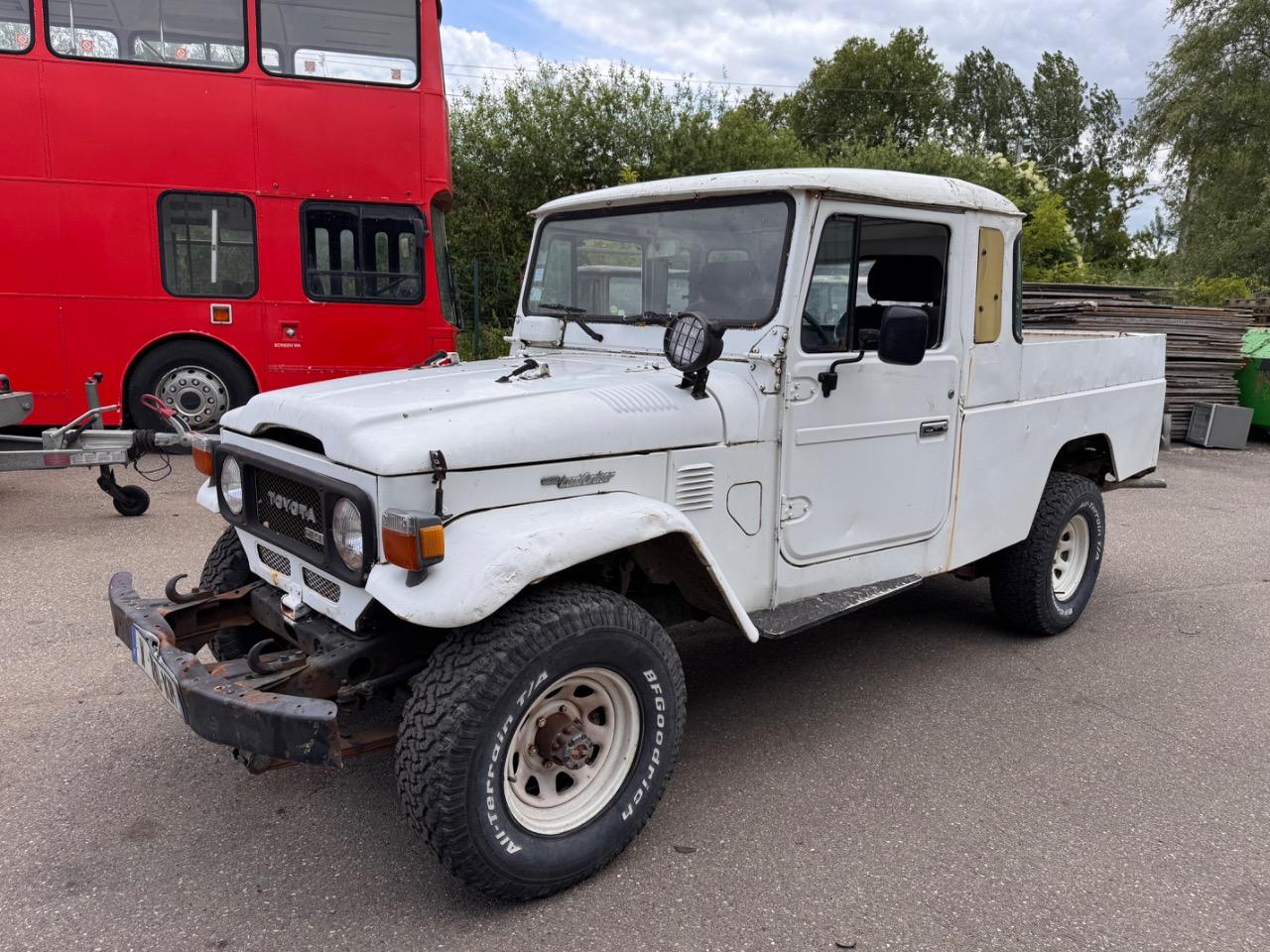 TOYOTA Land Cruiser Bj45 - 1984 LesAnciennes.com
